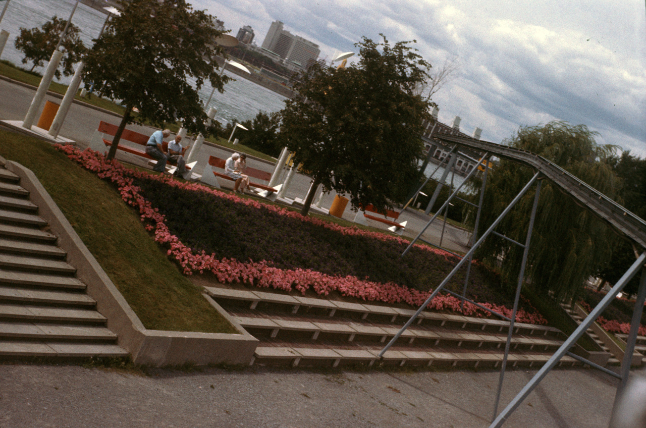 1977-08-01, 021, Man and his World, Trip thru Canada - USA