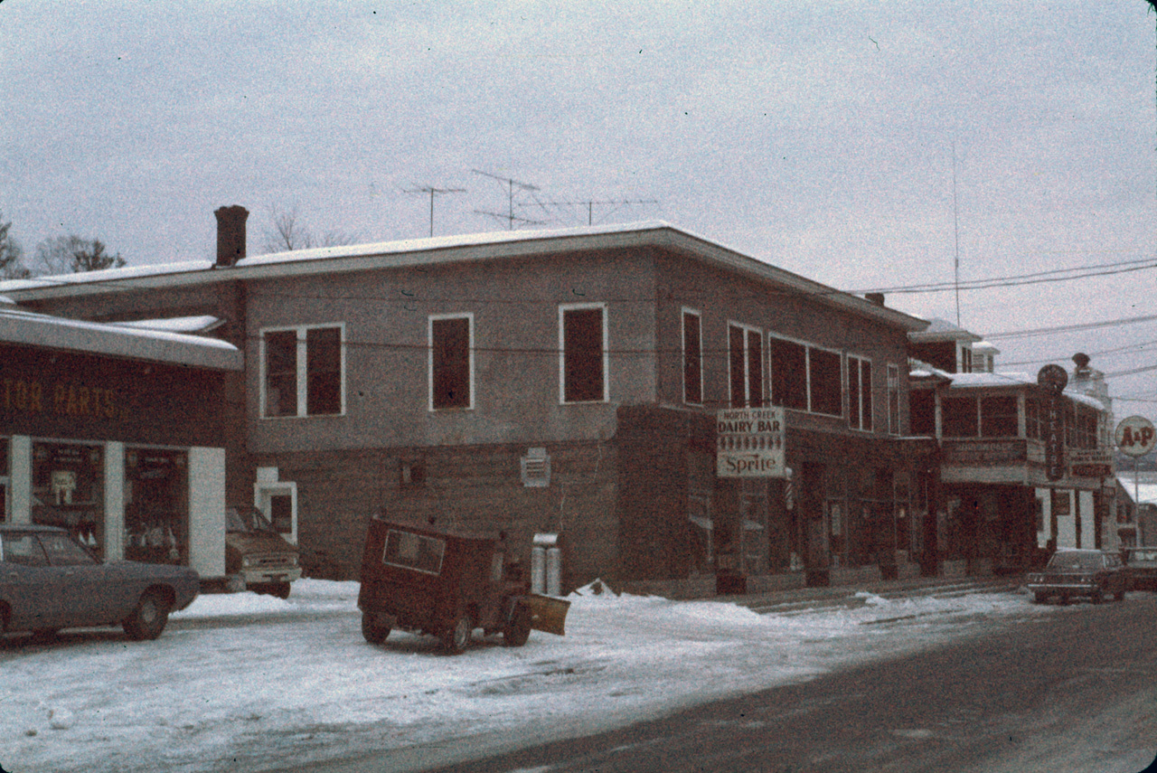1973-04-01, 001, Apt Top Floor, North Creek, NY