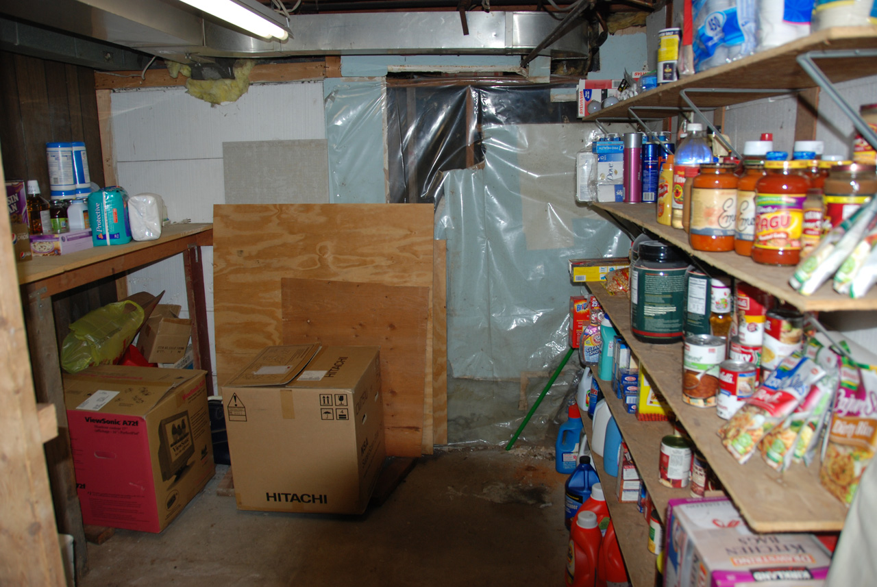 Basement pantry 01