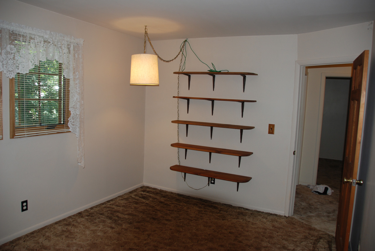 Brian's bedroom 04