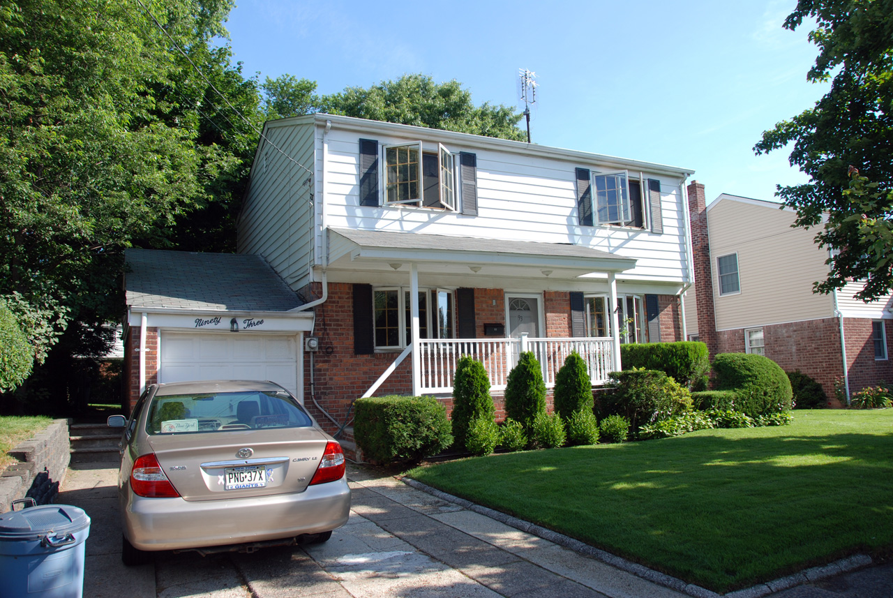 House, front left 02