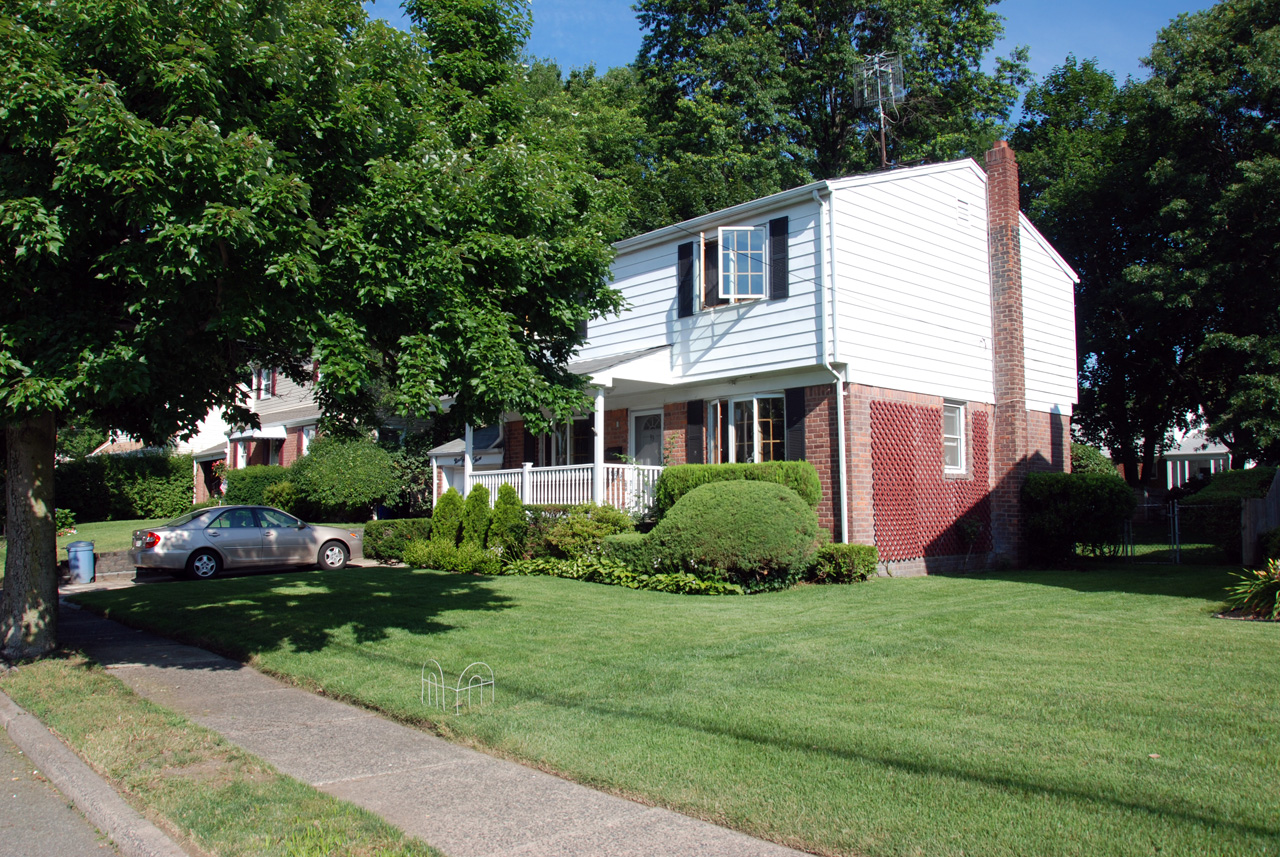 House, front right 01