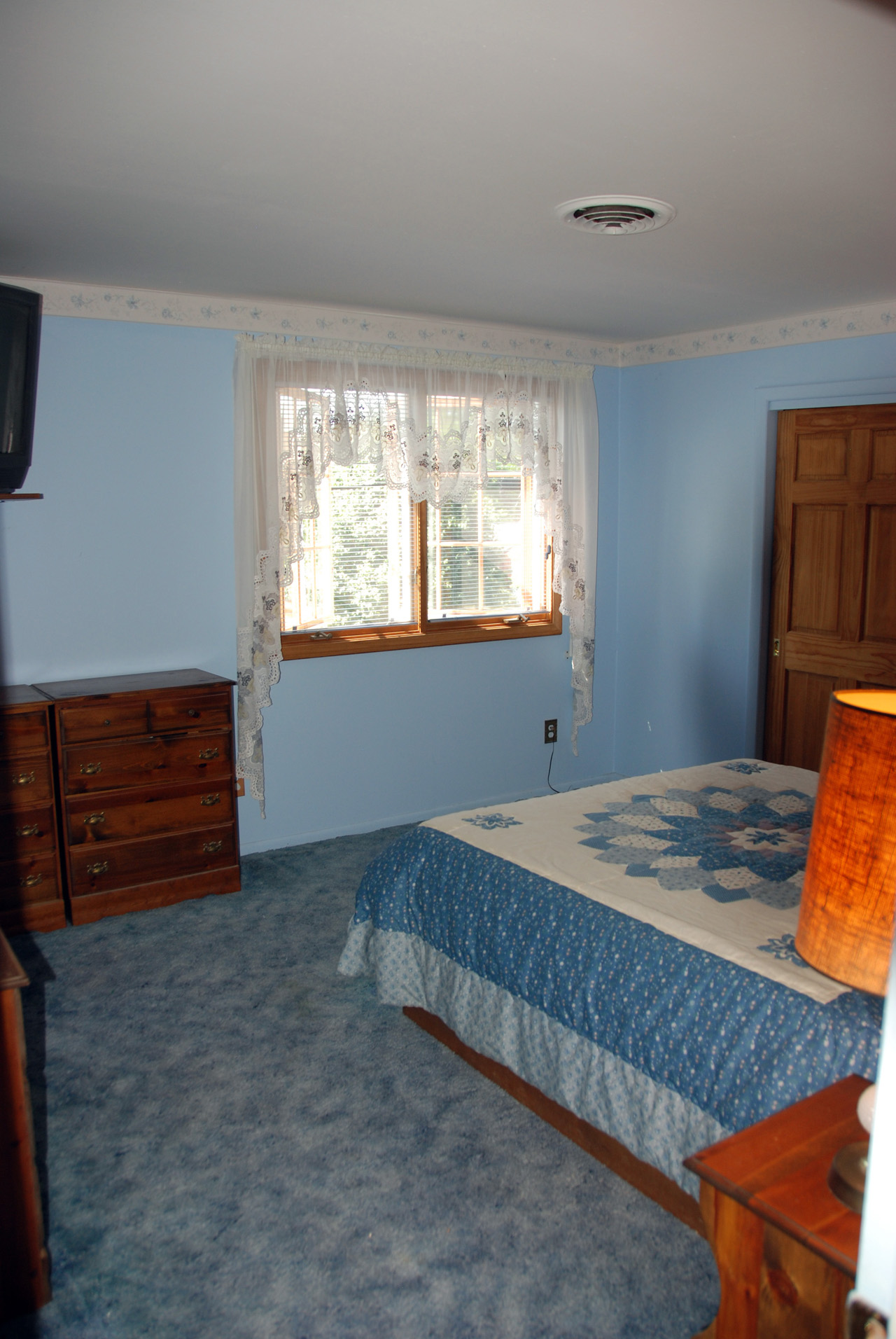 Master bedroom left 01