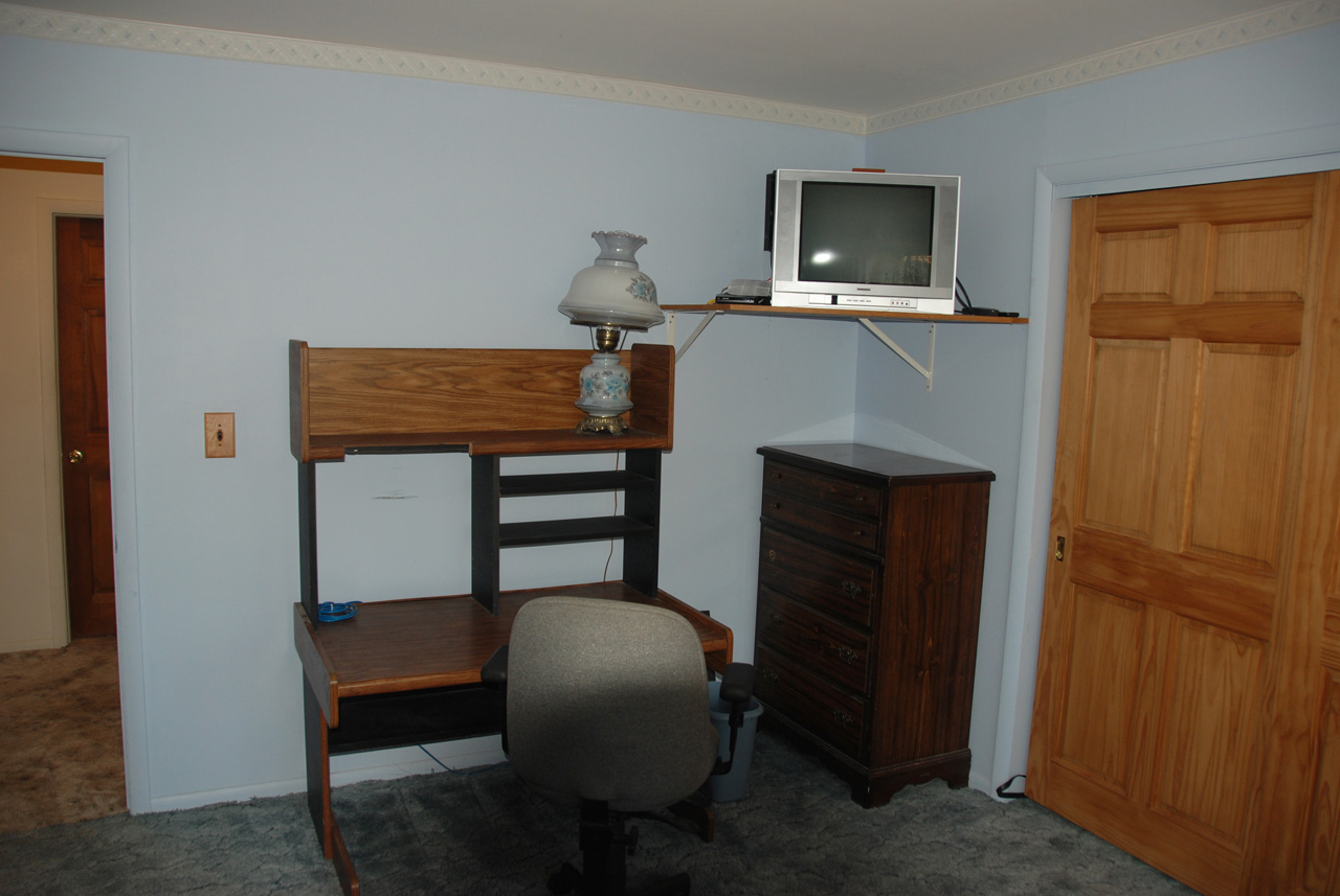 Michael's bedroom 02