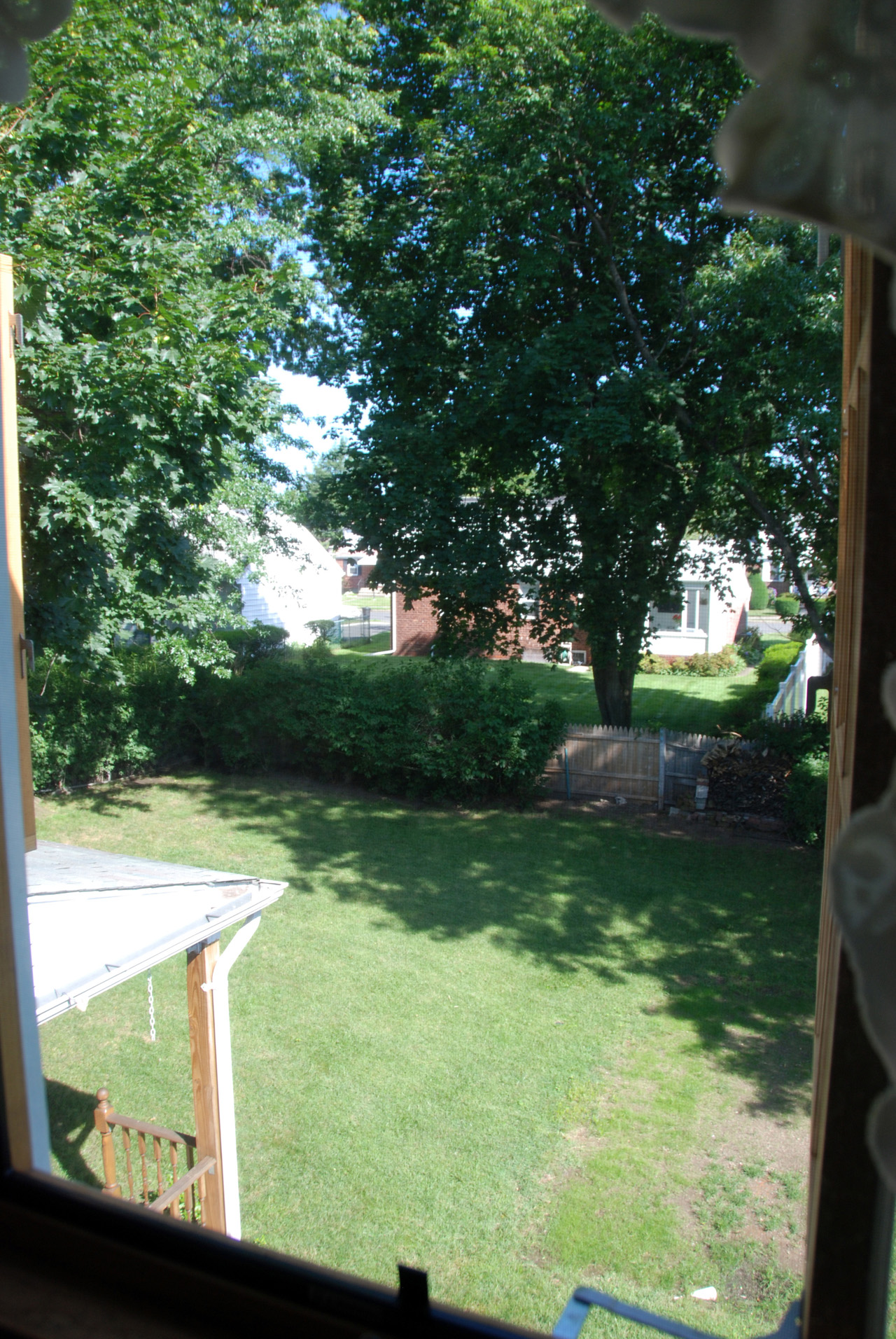 Spare bedroom window 04