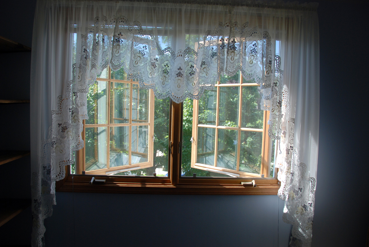 Spare room window 01