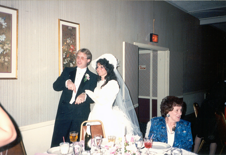 89-11-00, 22, Gene's Wedding