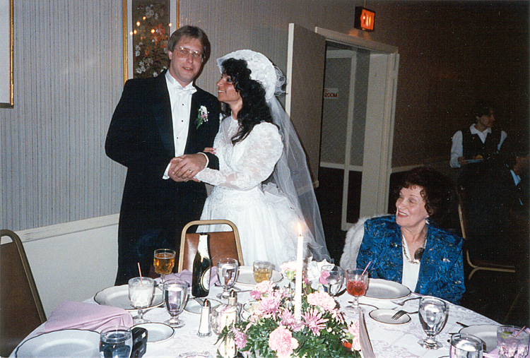 89-11-00, 26, Gene's Wedding