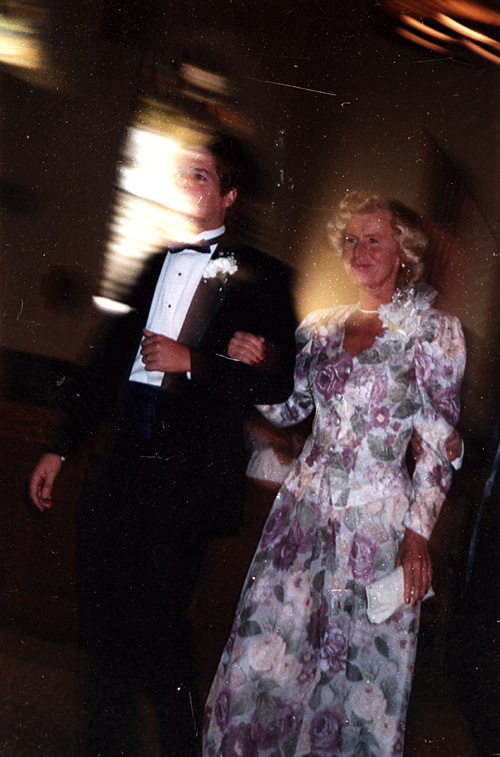91-09-01, 03, Bruce and his Mother